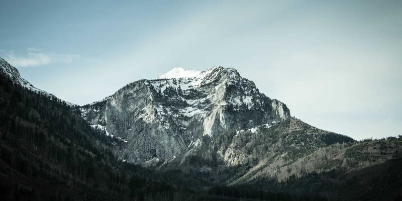 战略解码工作坊：从顶层设计到全员执行的实战指南，构建企业“顶级信赖”基石
